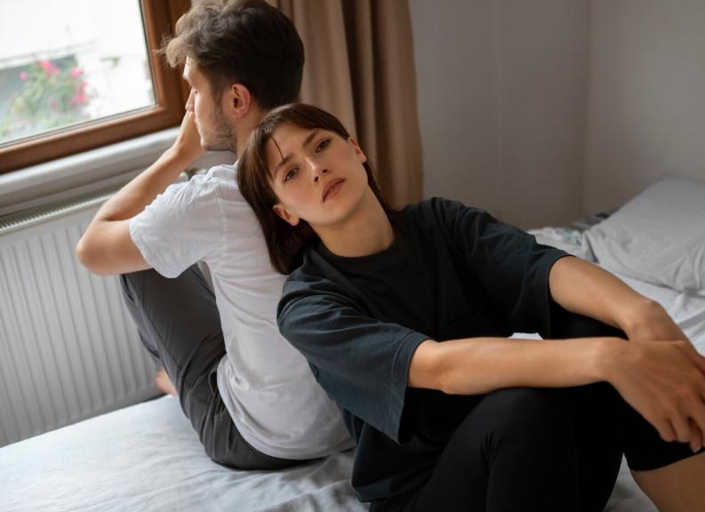5 Tanda Kamu Sudah Terjebak Love Addiction, Mau Lepas?